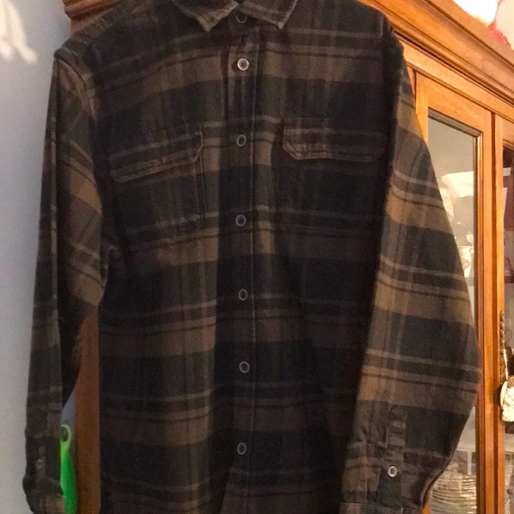 Men’s button down long sleeve shirtMachine Wash, tumble dry